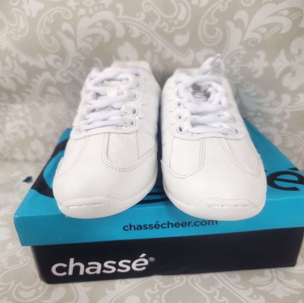 NIB Chassé Kids White Cheer Sneakers - Picture 5 of 7